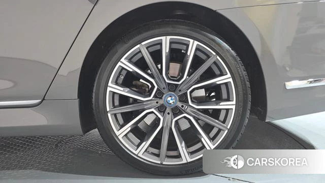 BMW 7 Series (G11) id 4428387 из Кореи 13