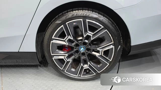 BMW 5 Series (G60) id 4725296 из Кореи 13