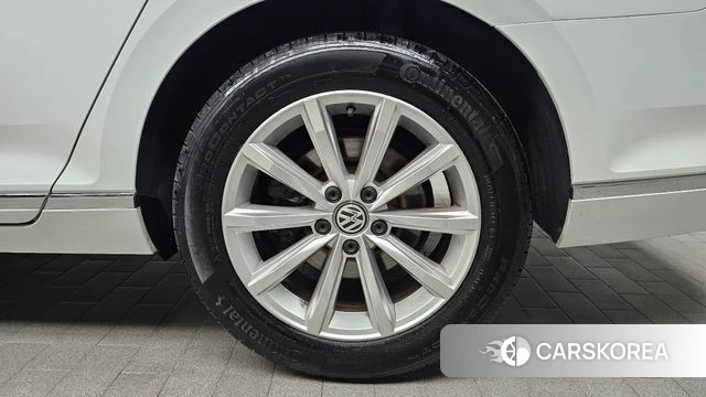 Volkswagen Passat GT (B8) id 4417423 из Кореи 13