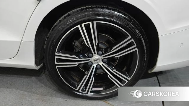 Volvo S60 3rd generation id 4187881 из Кореи 13