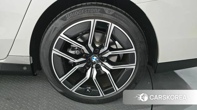 BMW 7 Series (G70) id 4421676 из Кореи 13