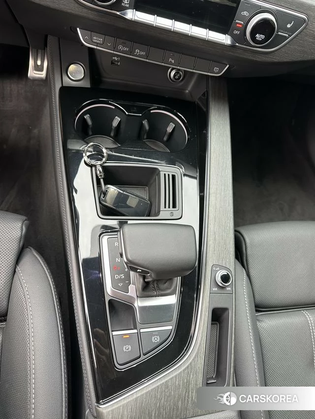 Audi A4L id 4275930 из Китая 13
