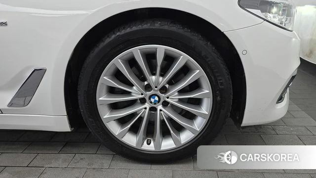 BMW 5 Series (G30) id 4520854 из Кореи 13