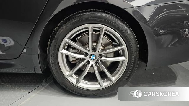 BMW 5 Series (G30) id 4943751 из Кореи 13