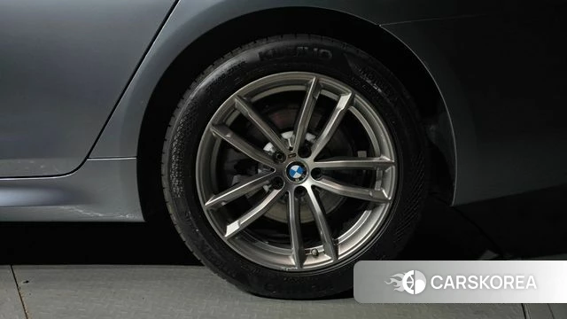 BMW 5 Series (G30) id 4776468 из Кореи 13