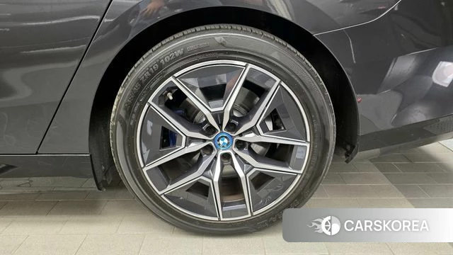 BMW i5 (G60) id 4185946 из Кореи 13