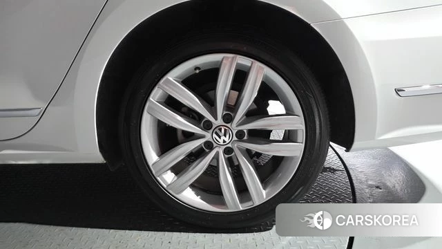 Volkswagen The New Passat id 4642888 из Кореи 13