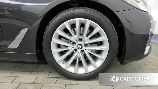BMW 5 Series (G30) id 4355081 из Кореи 13