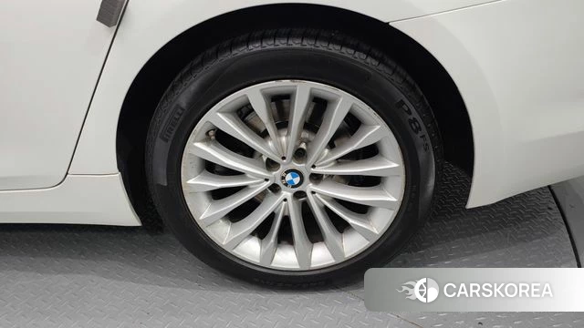 BMW 5 Series (G30) id 4476863 из Кореи 13