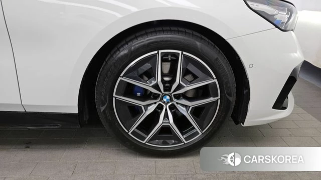 BMW 5 Series (G60) id 4280754 из Кореи 13