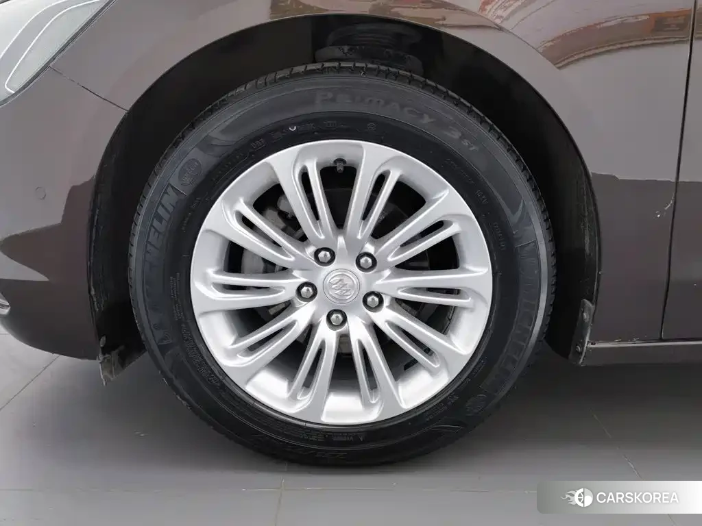 Buick Lacrosse id 4554151 из Китая 13