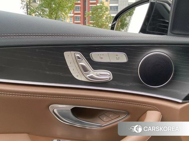 Mercedes-Benz E-class id 4255878 из Китая 13