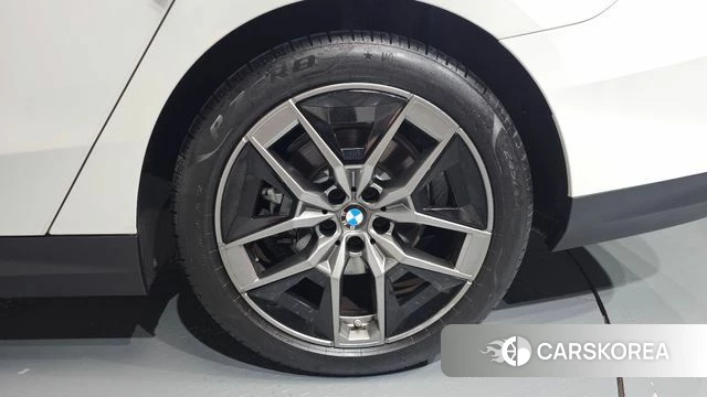 BMW 5 Series (G60) id 4533686 из Кореи 13