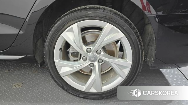 Audi A4 (B9) id 4415708 из Кореи 13