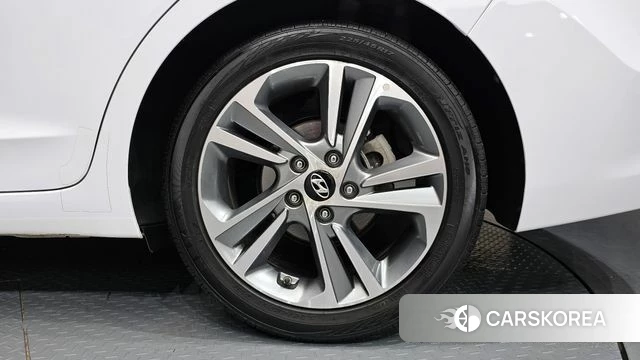 Hyundai Avante AD id 4411418 из Кореи 13