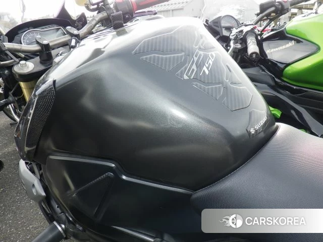 Suzuki GSR750 id 3947097 из Японии 13