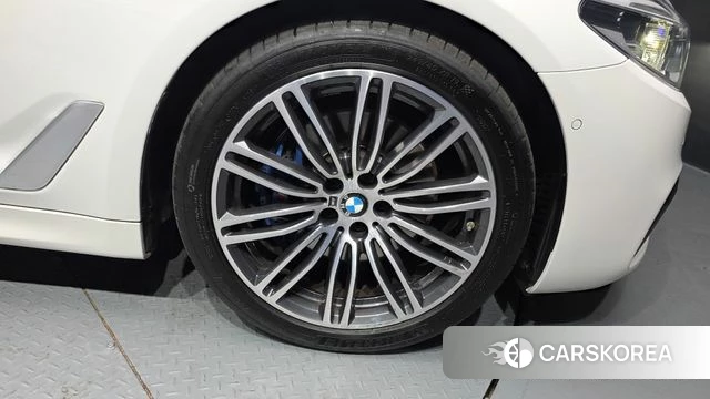 BMW 5 Series (G30) id 4459263 из Кореи 13