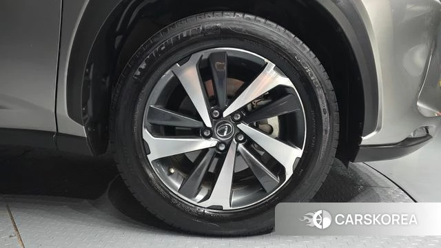 Lexus NX300h id 4355767 из Кореи 13