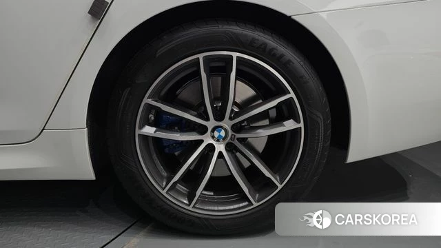 BMW 5 Series (G30) id 4656352 из Кореи 13