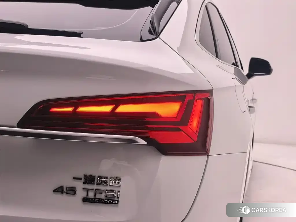 Audi Q5L id 4601792 из Китая 13