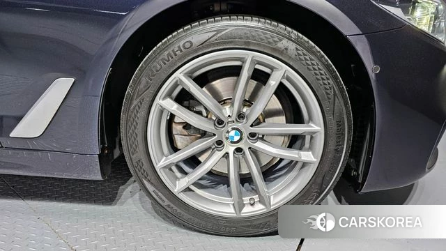 BMW 5 Series (G30) id 4269472 из Кореи 13