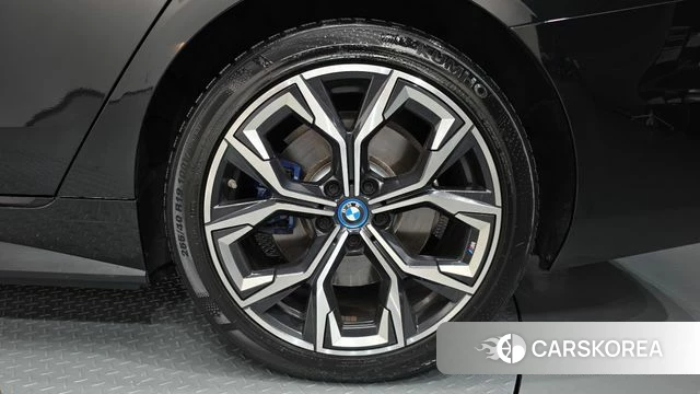 BMW i4 id 4692165 из Кореи 13