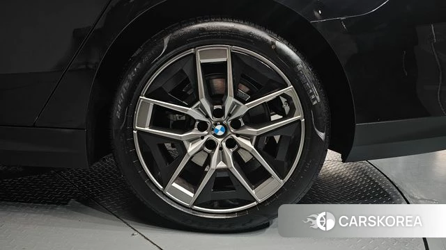 BMW 5 Series (G60) id 4279740 из Кореи 13