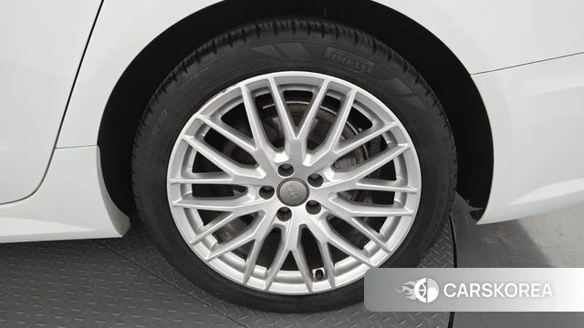 Audi New A6 id 4620577 из Кореи 13
