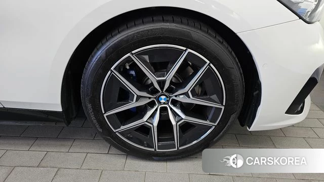 BMW 5 Series (G60) id 4695653 из Кореи 13