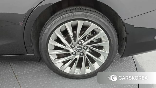 Lexus ES300h 7th generation id 4871080 из Кореи 13