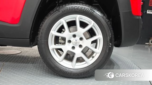 Jeep Renegade id 4415676 из Кореи 13