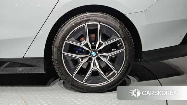 BMW 5 Series (G60) id 4622953 из Кореи 13