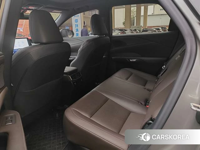 Lexus RX id 4261328 из Китая 13