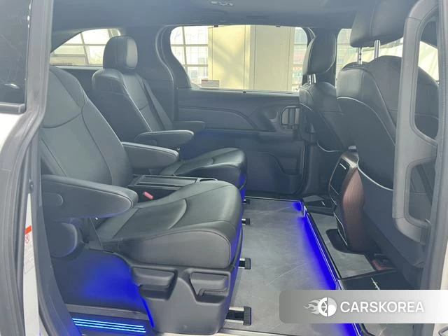Toyota Grevia id 4272925 из Китая 13