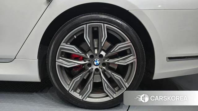 BMW 7 Series (G11) id 4187903 из Кореи 13