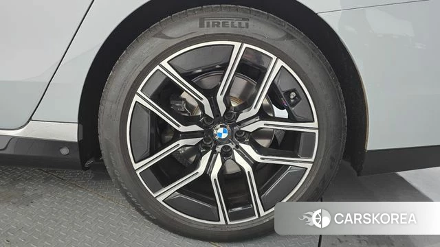BMW 7 Series (G70) id 4719732 из Кореи 13