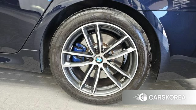 BMW 5 Series (G30) id 4641158 из Кореи 13