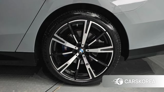 BMW 5 Series (G60) id 4607912 из Кореи 13