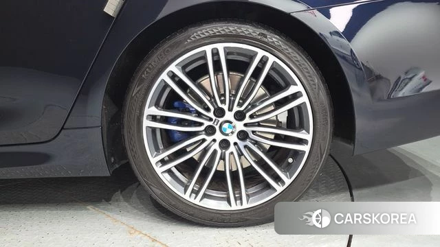 BMW 5 Series (G30) id 4317627 из Кореи 13