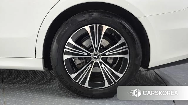 Mercedes-Benz E-Class W214 id 4720031 из Кореи 13