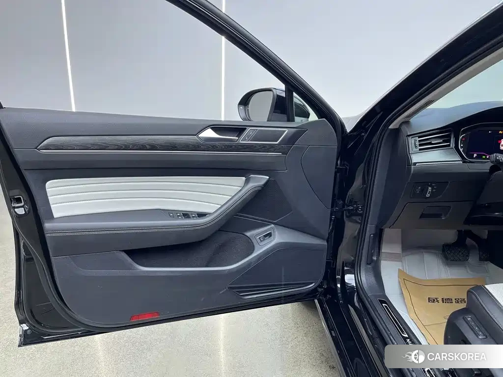 Volkswagen Magotan id 4680442 из Китая 13