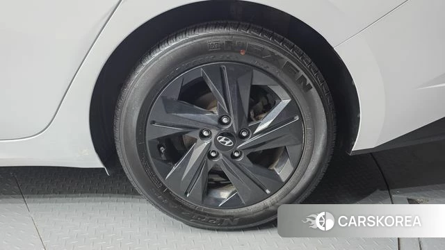 Hyundai Avante Hybrid (CN7) id 4630975 из Кореи 13