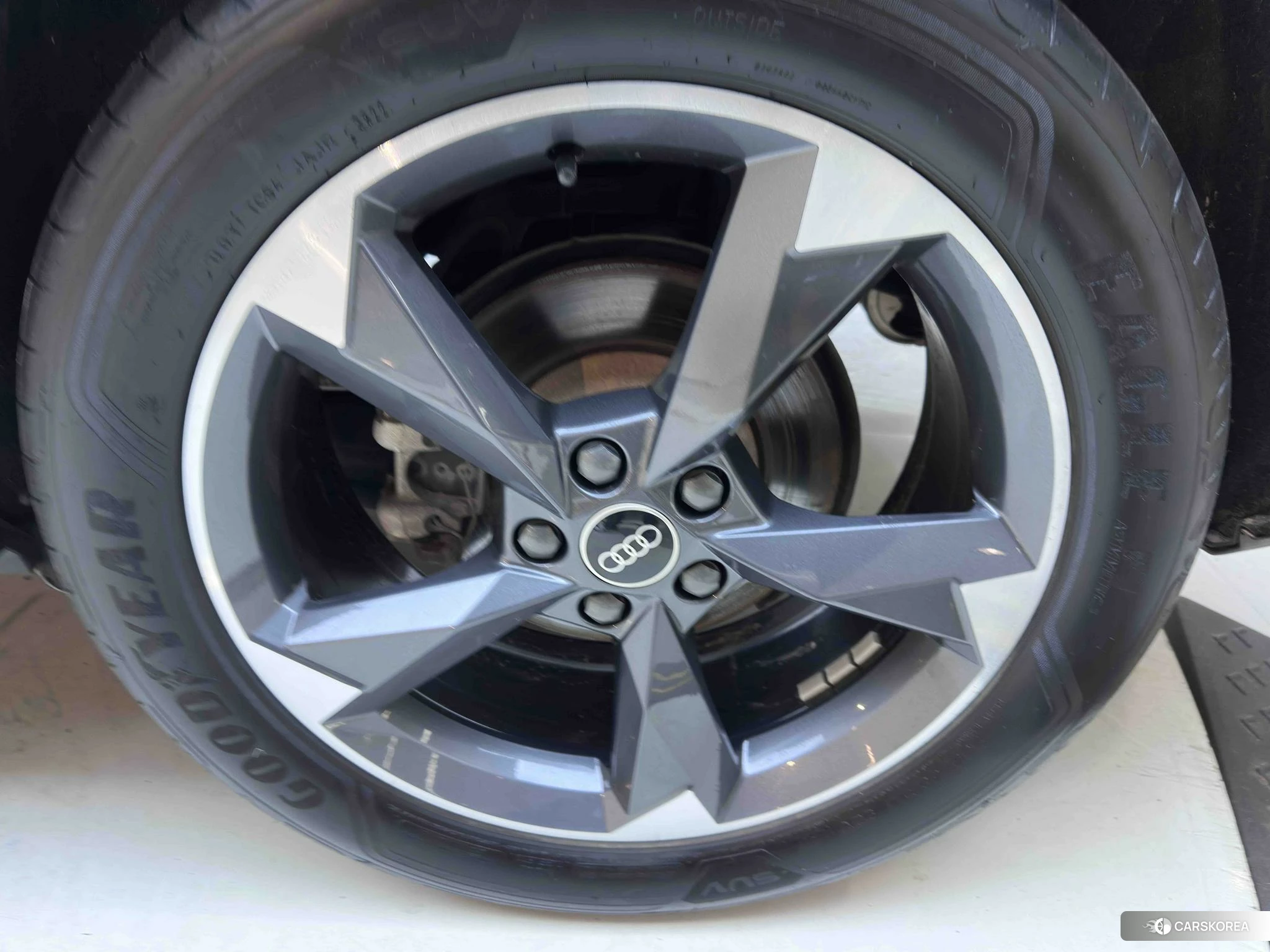 Audi Q3 id 4512598 из Китая 13