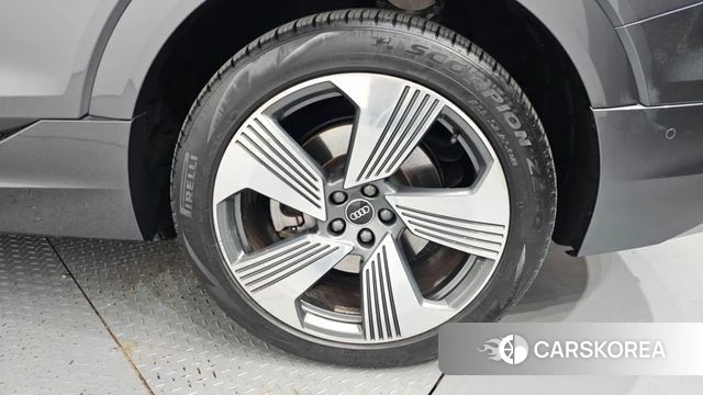 Audi e-Tron id 4231602 из Кореи 13