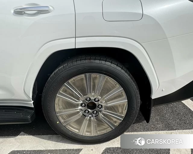 Lexus LX id 4239655 из Китая 13