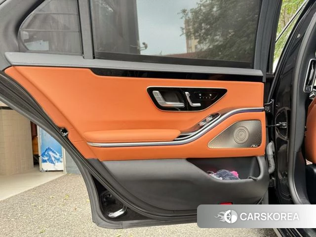 Mercedes-Benz S-class id 4358909 из Китая 13