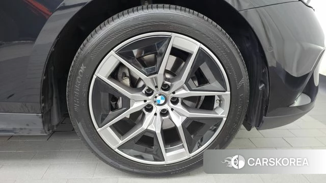 BMW 5 Series (G60) id 4499934 из Кореи 13