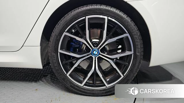 BMW 5 Series (G30) id 4401796 из Кореи 13