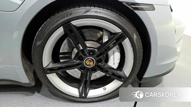 Porsche Taycan id 4293445 из Кореи 13