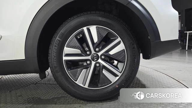 Kia The New Niro id 4737335 из Кореи 13